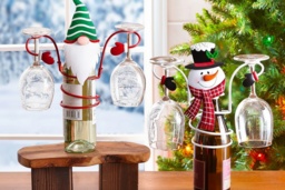 Christmas Character Wine Bottle and Glass Holder - 3 Styles! - thumbnail 2