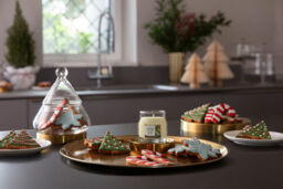 Christmas Cookie Candle Yankee Candle, Neutrals - Sweet & Spicy - thumbnail 4