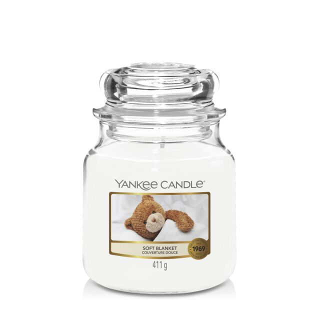 Soft Blanket Candle Original Medium Jar Candle Yankee Candle, White, 10.7cm x 12.7cm - Fresh & Clean - image 1