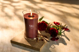 Rouge Oud Candle WoodWick, Pink, 10.2cm x 10.2cm x 17.8cm - Ambery - thumbnail 4