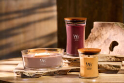 Rouge Oud Candle WoodWick, Pink, 10.2cm x 10.2cm x 17.8cm - Ambery - thumbnail 5