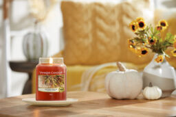 Autumn Wreath Candle Yankee Candle, Red, 10.7cm x 16.8cm - Fruity - thumbnail 4