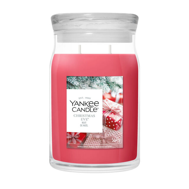 Christmas Eve Candle Yankee Candle, Red - Sweet & Spicy - image 1