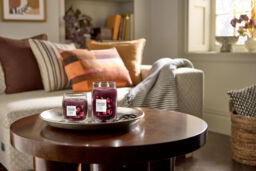 Black Cherry Candle Yankee Candle, Red - Fruity - thumbnail 5