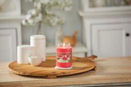 Juicy Watermelon Candle Yankee Candle, Pink, 10.7cm x 16.8cm - Fruity - thumbnail 4
