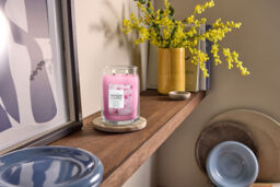 Enchanting Cherry Blossom Candle Yankee Candle, Pink - Floral - thumbnail 4