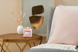 Pink Sands Candle Original Medium Jar Candle Yankee Candle, 10.7cm x 12.7cm - Floral - thumbnail 5