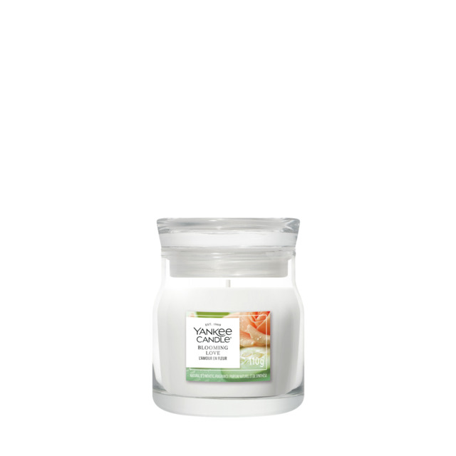 Blooming Love Candle Yankee Candle, White - Floral - image 1