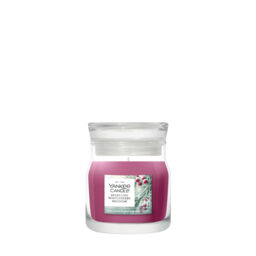 Sparkling Winterberry Candle Yankee Candle, Red - Fresh & Clean - thumbnail 1