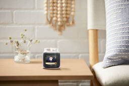 Midsummer's Night® Candle Original Medium Jar Candle Yankee Candle, Black, 10.7cm x 12.7cm - Fresh & Clean - thumbnail 4