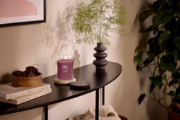 Dark Cherry Candle WoodWick, Red - Fruity & Citrus - thumbnail 4