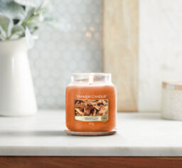 Cinnamon Stick Candle Original Medium Jar Candle Yankee Candle, Orange, 10.7cm x 12.7cm - Sweet & Spicy - thumbnail 5