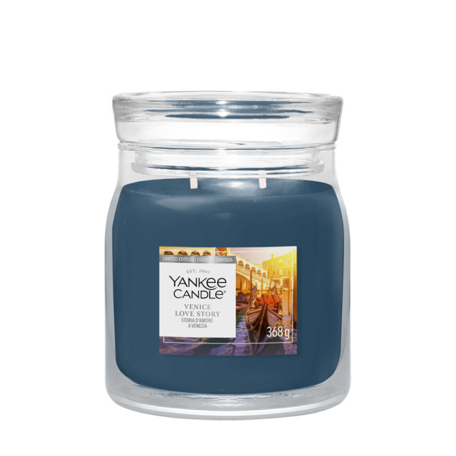 2261828 - JAR-YCNC MED2 VNCE LVE STRY YCE Signature Medium Jar Candle Yankee Candle, Blue - Fresh & Clean - image 1