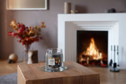 Crackling Embers Candle Yankee Candle, Grey - Fresh & Clean - thumbnail 4