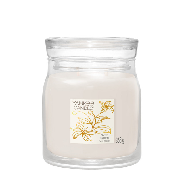 Slow Bloom Candle Signature Medium Jar Candle Yankee Candle, Pink, 9.3cm x 11.4cm - Woody - image 1