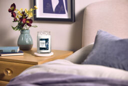Midnight Jasmine Candle Yankee Candle, Neutrals - Floral - thumbnail 4