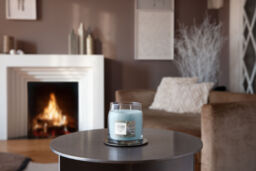 Snow Kissed Pine Candle Yankee Candle, White - Woody - thumbnail 4