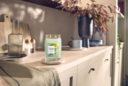 Cucumber Mint Cooler Candle Yankee Candle, Green - Citrus - thumbnail 4