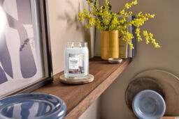 A Calm & Quiet Place Candle Yankee Candle, Neutrals - Floral - thumbnail 4