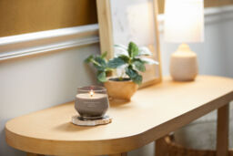 Amber & Sandalwood Candle Studio Collection Candle Yankee Candle, Brown, 10cm x 8cm - Fresh & Clean - thumbnail 5
