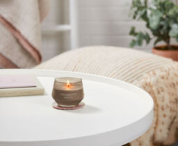 Amber & Sandalwood Candle Studio Collection Candle Yankee Candle, Brown, 10cm x 8cm - Fresh & Clean - thumbnail 6