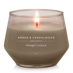 Amber & Sandalwood Candle Studio Collection Candle Yankee Candle, Brown, 10cm x 8cm - Fresh & Clean - thumbnail 1