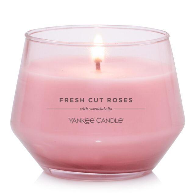 Fresh Cut Roses Candle Studio Collection Candle Yankee Candle, Pink, 10cm x 8cm - Floral - image 1