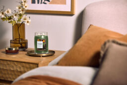 Balsam & Cedar Fireside Candle Yankee Candle, Green - Woody - thumbnail 4