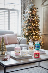 Snow Globe Wonderland Candle Original Large Jar Candle Yankee Candle, White, 10.7cm x 16.8cm - Fresh & Clean - thumbnail 8