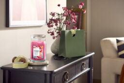 Iced Berry Lemonade Candle Yankee Candle, Pink - Citrus - thumbnail 5