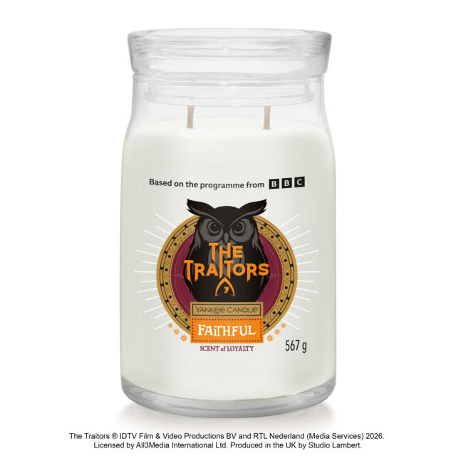 The Traitors: Faithful Candle Signature Large Jar Candle Yankee Candle, Black - Fresh & Clean - image 1