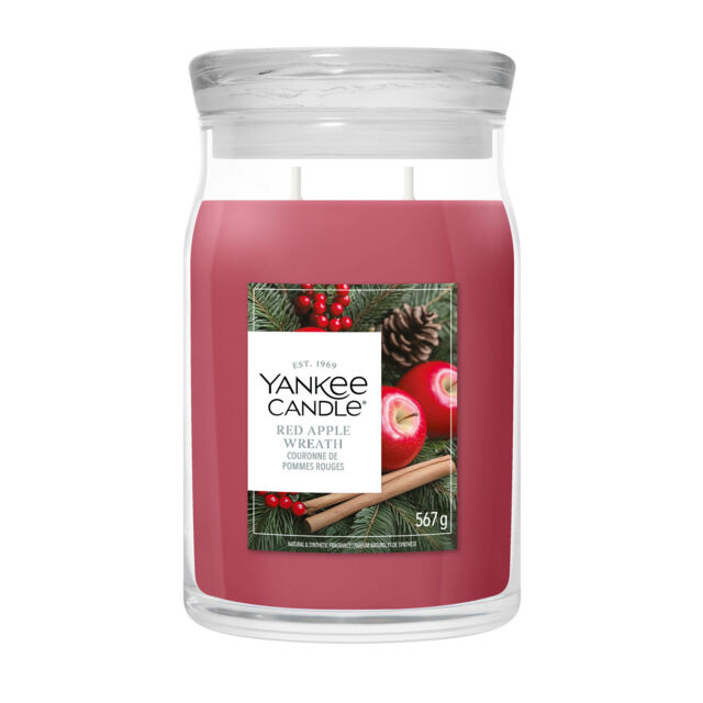 Red Apple Wreath Candle Yankee Candle - Fruity - image 1