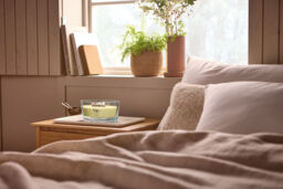 Yuzu & Vetiver Candle WoodWick, Yellow - Fruity & Citrus - thumbnail 5