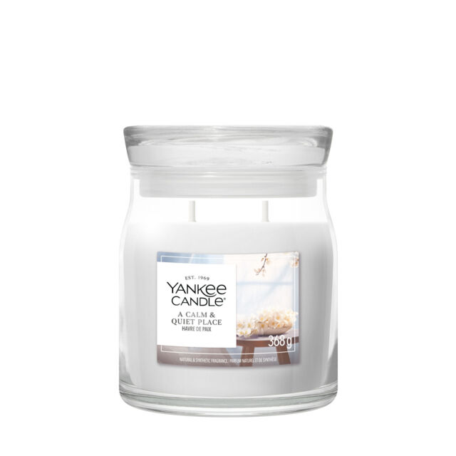 A Calm & Quiet Place Candle Yankee Candle, Neutrals - Floral - image 1
