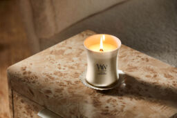 Cypress Ore Candle WoodWick, White, 9.9cm x 9.9cm x 11.4cm - Ambery - thumbnail 5