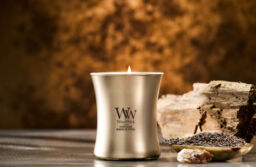 Cypress Ore Candle WoodWick, White, 9.9cm x 9.9cm x 11.4cm - Ambery - thumbnail 4
