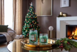 Tree Trimming Candle Signature Large Jar Candle Yankee Candle, Light Green - Citrus - thumbnail 5