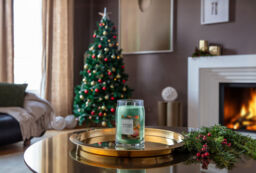 Tree Trimming Candle Signature Large Jar Candle Yankee Candle, Light Green - Citrus - thumbnail 4