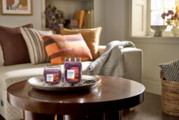 Autumn Daydream Candle Yankee Candle, Red - Fresh & Clean - thumbnail 5