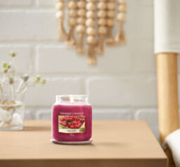 Black Cherry Candle Original Medium Jar Candle Yankee Candle, Red, 10.7cm x 12.7cm - Fruity - thumbnail 4