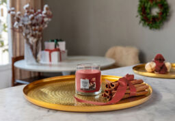 Sparkling Cinnamon Candle Yankee Candle, Red - Sweet & Spicy - thumbnail 4