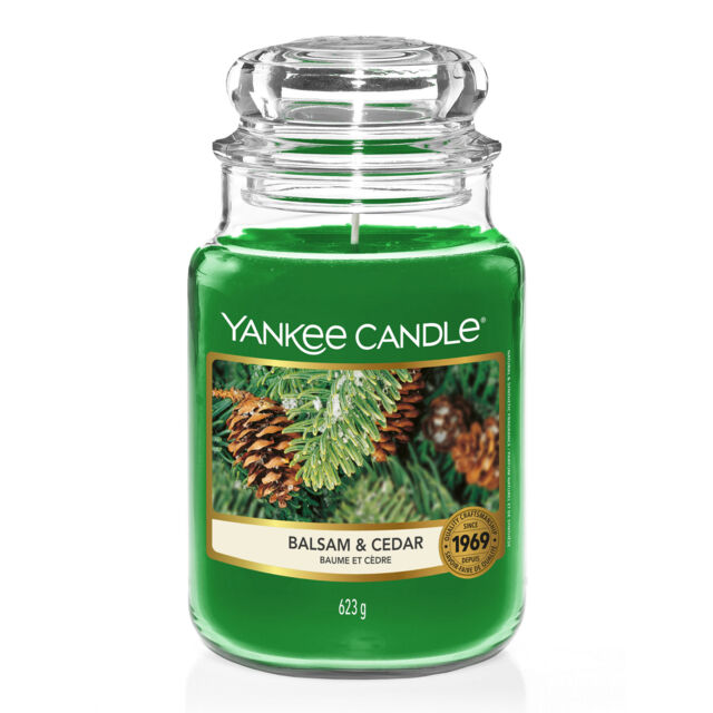 Balsam & Cedar Candle Yankee Candle, Green, 10.7cm x 16.8cm - Woody - image 1