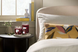 Black Cherry Candle Yankee Candle, Red - Fruity - thumbnail 4