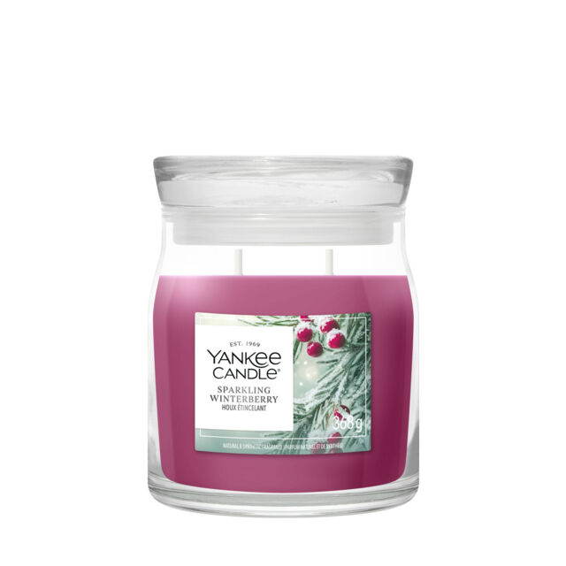 Sparkling Winterberry Candle Yankee Candle, Red - Fresh & Clean - image 1