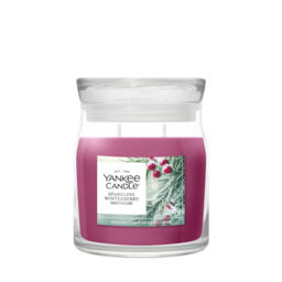 Sparkling Winterberry Candle Yankee Candle, Red - Fresh & Clean - thumbnail 1