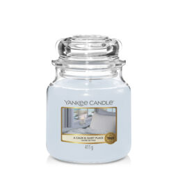 A Calm & Quiet Place Candle Original Medium Jar Candle Yankee Candle, Blue, 10.7cm x 12.7cm - Floral - thumbnail 1