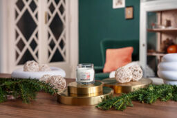 White Spruce & Grapefruit Candle Yankee Candle - Citrus - thumbnail 4