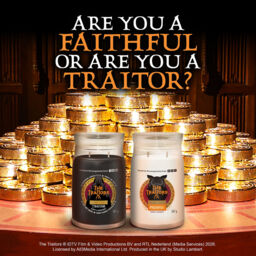 The Traitors: Traitor Candle Signature Large Jar Candle Yankee Candle, White - Woody - thumbnail 8