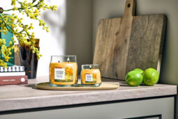 Starfruit & Sunshine Candle Yankee Candle, Orange - Fruity - thumbnail 4