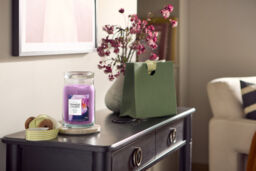 Wild Orchid Candle Yankee Candle, Purple - Floral - thumbnail 4